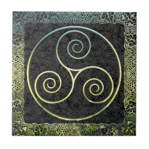 Green Triskelion & Maple Leaf Celtic Border Ceramic Tile
