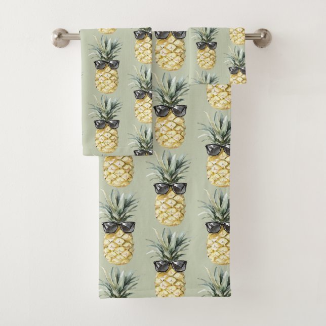 Green Tropical Aloha Pineapple with Sunglasses Bath Towel Set (Insitu)