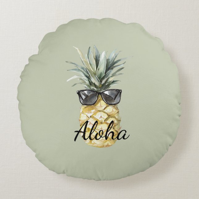 Green Tropical Aloha Pineapple with Sunglasses Round Pillow (Front)