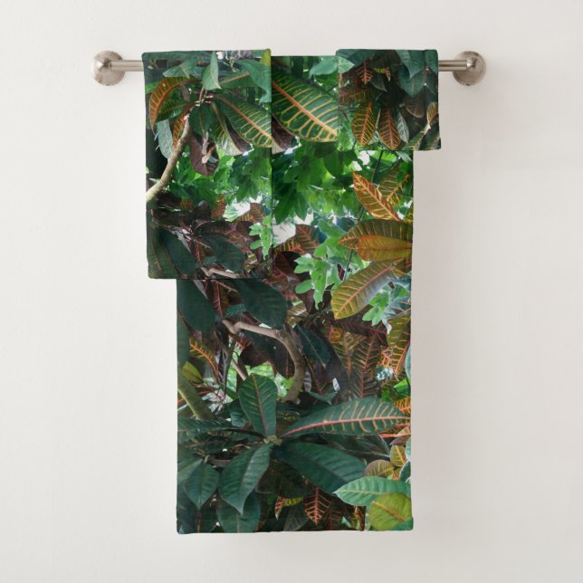 Green Tropical Jungle Bath Towel Set (Insitu)