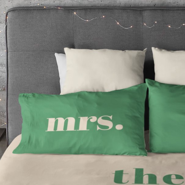 Green wedding retro modern mr and mrs  pillow case (Creator Uploaded)