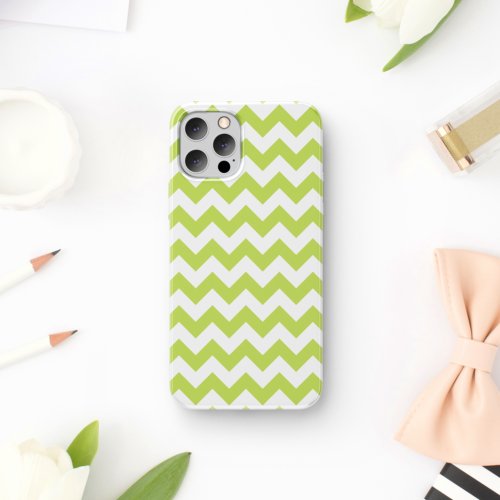 Green Zigzag Green Chevron Geometric Pattern iPhone 11 Case