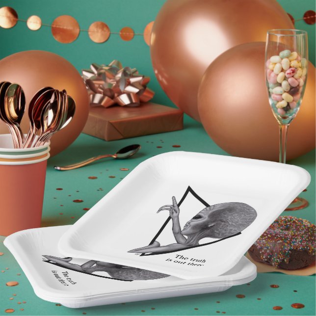 Grey Alien, the truth is out there Paper Plates (Multi)