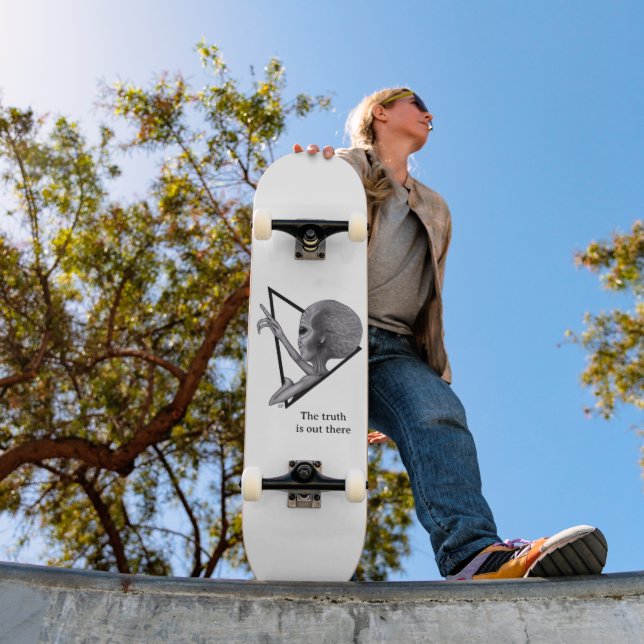 Grey Alien, the truth is out there Skateboard (Outdoor 1)