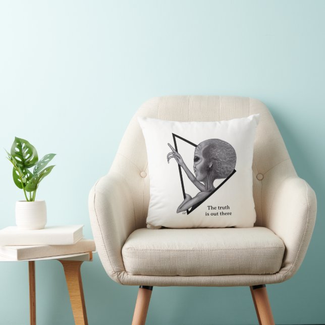 Grey Alien, the truth is out there Throw Pillow (Chair)