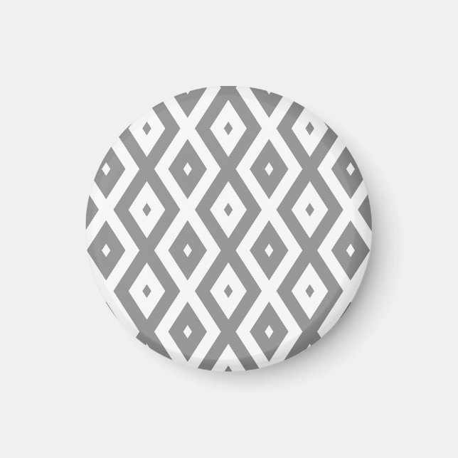 Grey and white diamond pattern magnet (Front)