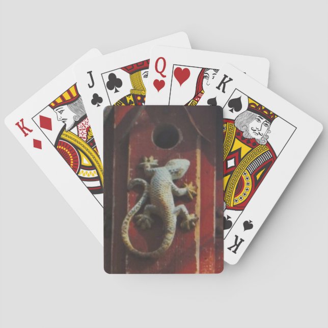 grey lizard on worn wood poker cards (Back)