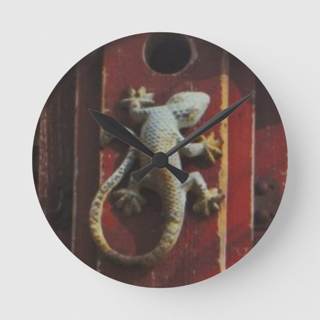 grey lizard on worn wood round clock (Front)