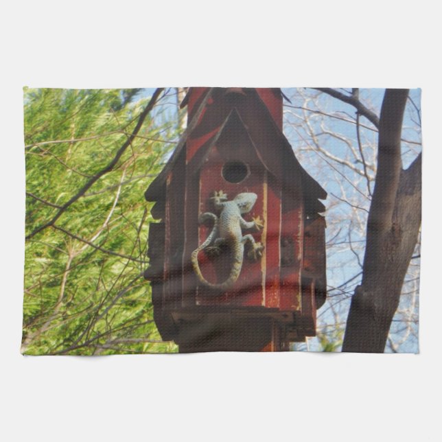 grey lizard on worn wood towel (Horizontal)