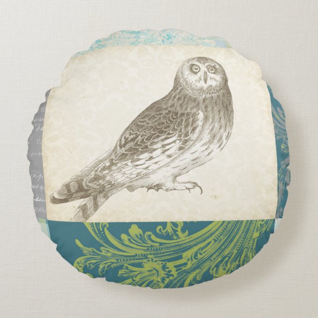 Grey Owl on Pattern Background Round Pillow (Front)