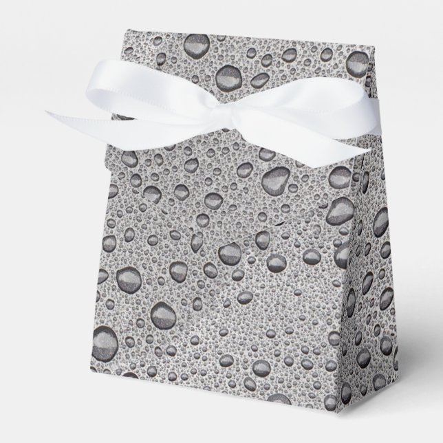 Grey water droplets favor boxes (Front Side)