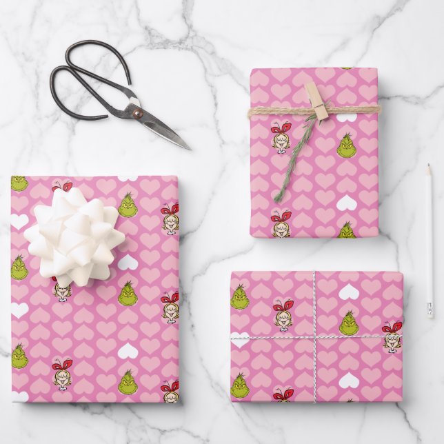 Grinch & Cindy-Lou Pink Heart Pattern Wrapping Paper Sheets (Front)