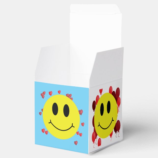 Grinning Faces with Red Hearts Balloons Favor Boxes (Opened)