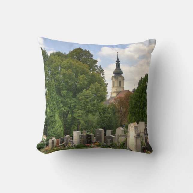 Grinzinger Friedhof, Wien Österreich Throw Pillow (Front)
