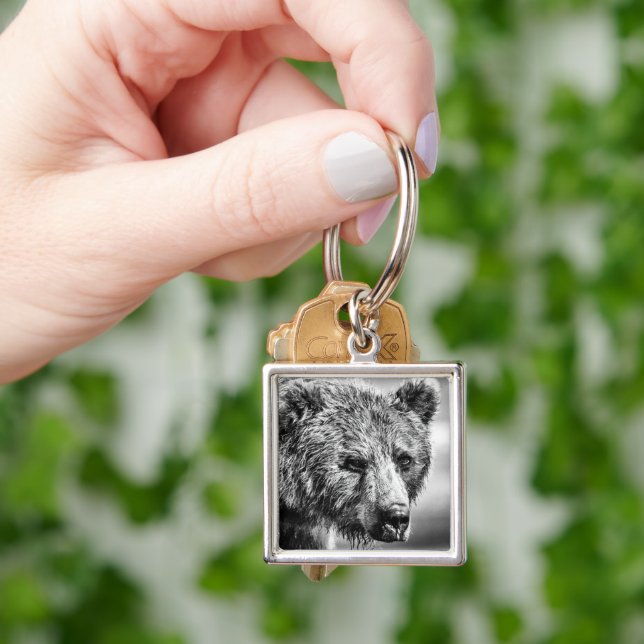 Grizzly bear portrait keychain (Hand)