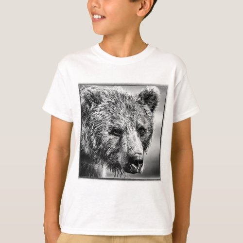 Grizzly bear portrait T_Shirt