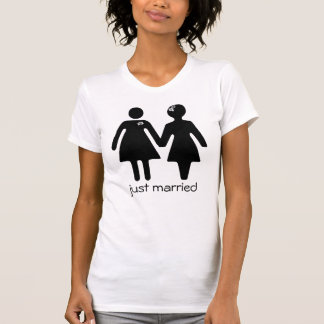 GRLZ - just married T-Shirt