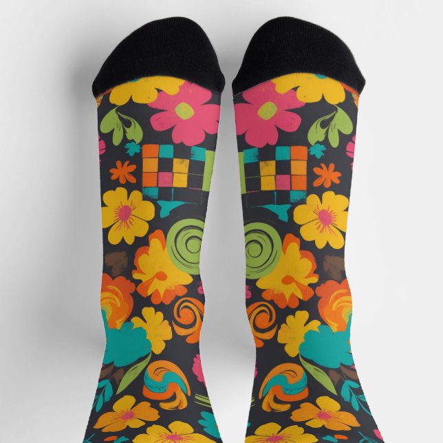 Groove Waves 70s Psychedelic Line Pattern Socks (Top)