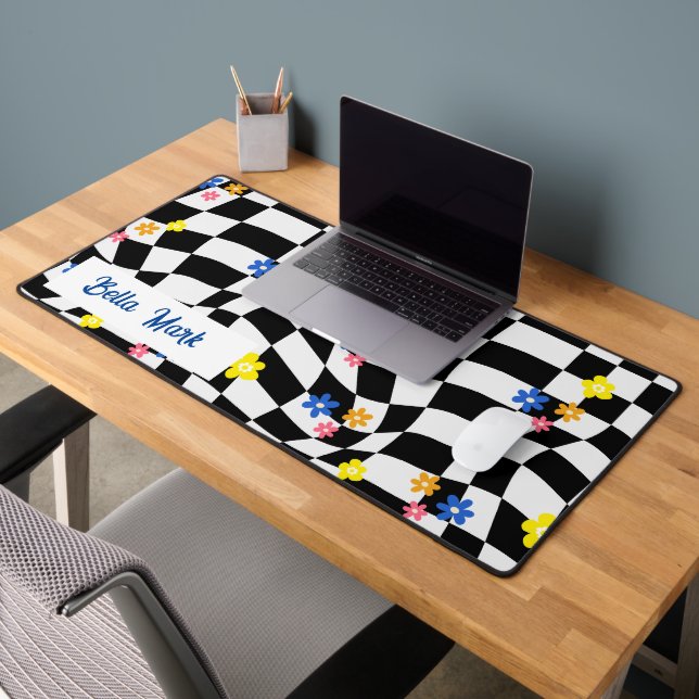 Groovy Daisy Floral Checkerboard, Y2K 90s  Desk Mat (Office 2)