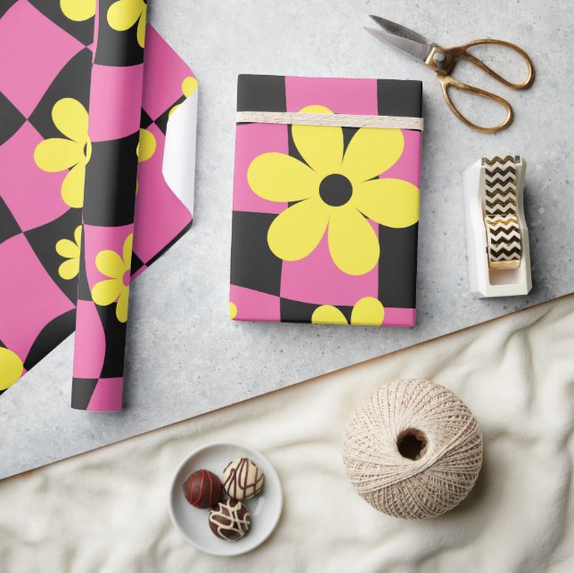 Groovy Daisy Floral Checkerboard, Y2K 90s  Wrappin Wrapping Paper (Crafts)