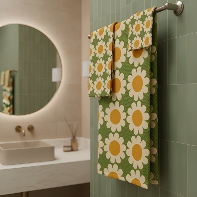 Groovy Daisy green and yellow Bath Towel Set (Creator Uploaded)