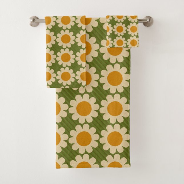 Groovy Daisy green and yellow Bath Towel Set (Insitu)