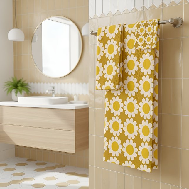 Groovy Daisy sunny yellow Bath Towel Set (Creator Uploaded)