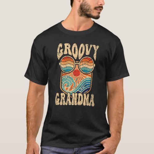 Groovy Grandma 70s Aesthetic Nostalgia 1970s Retr T_Shirt