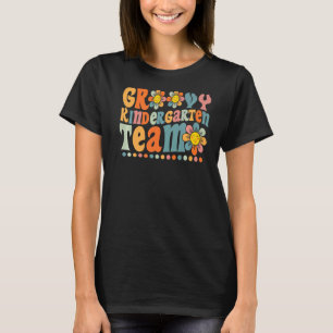 Groovy Kindergarten Team Colorful Daisy back To sc T-Shirt