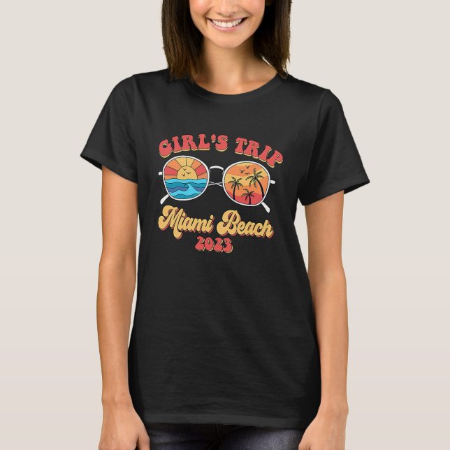 Groovy Miami Beach 2023 Girls Trip Sunglasses Summ T-Shirt (Front)