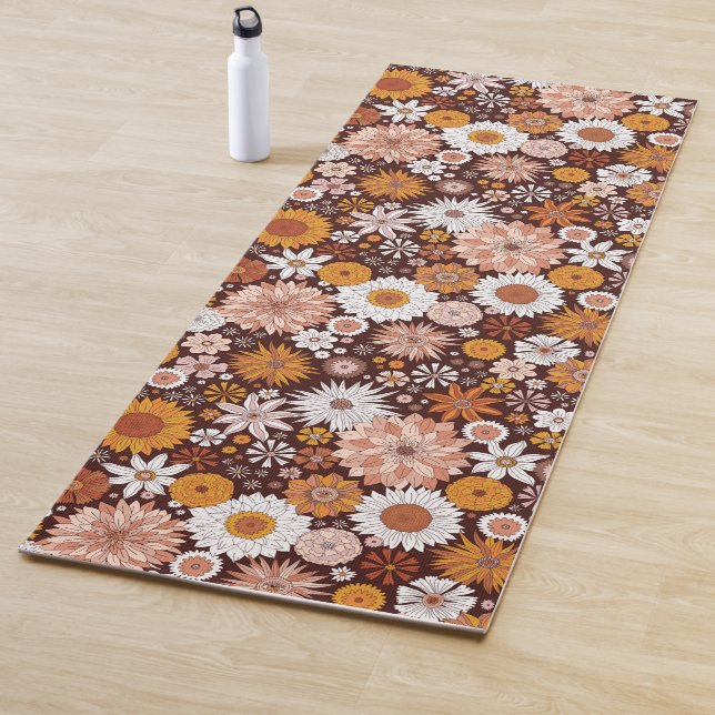 Groovy Retro Flower Garden Pattern Yoga Mat (In Situ)