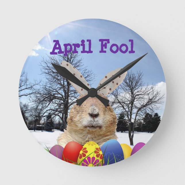 Groundhog April Fool Day Round Clock (Front)