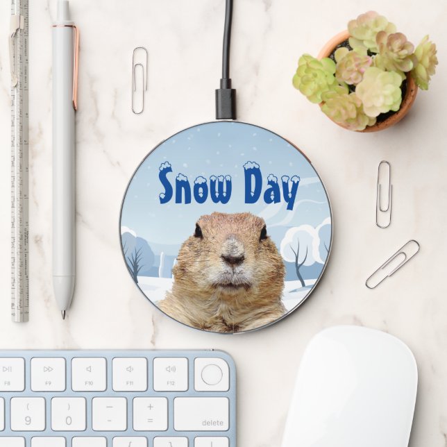 Groundhog Snow Day Wireless Charger (Desk)