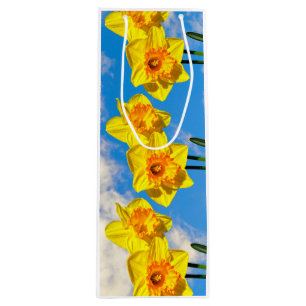 Group of Daffodils Gold Medal flowers Wine Gift Bag