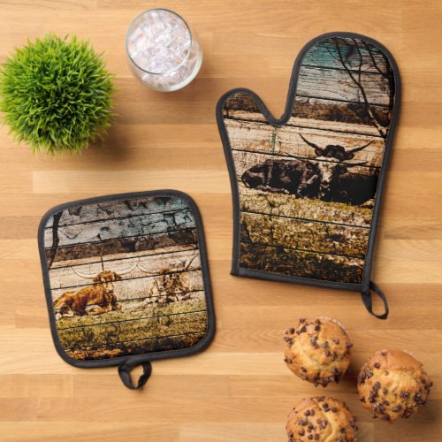 Group of Longhorns Laying in Field Distressed Wood Oven Mitt  Pot Holder Set