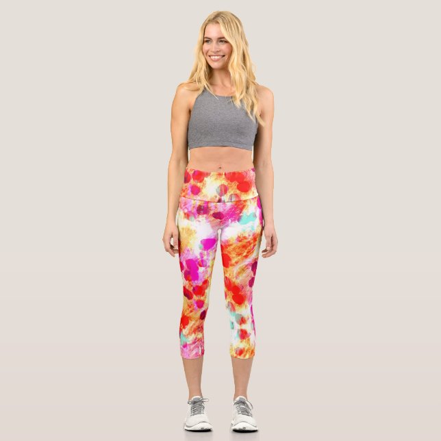 Grunge color dot texture background capri leggings (Front)