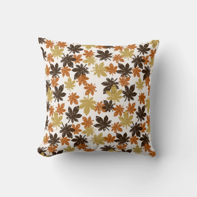 Grunge Leaf: Seamless Background Pattern. Throw Pillow (Front)