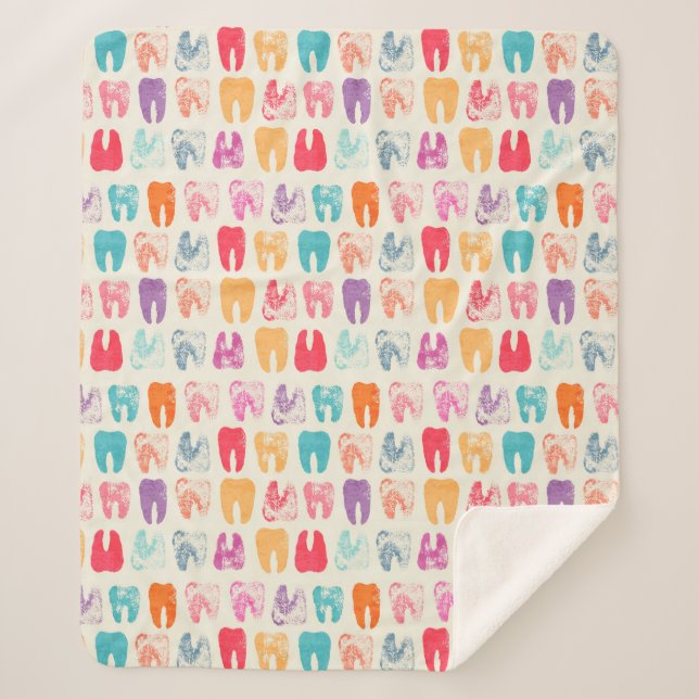 Grunge Tooth Pattern Sherpa Blanket (Front)