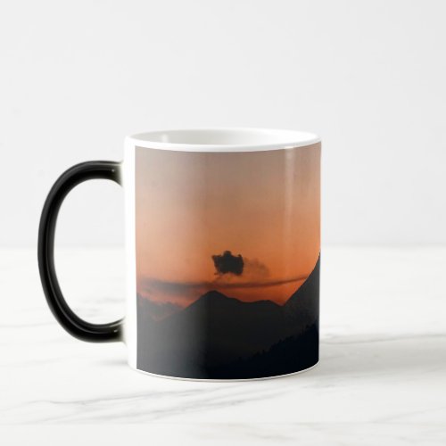 Guatemala _ Antigua sunset Magic Mug