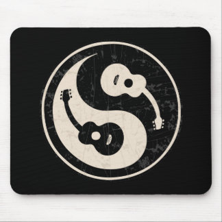 guit-yang1-blk-tan-T Mouse Pad