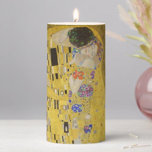 Gustav Klimt _ The Kiss Pillar Candle