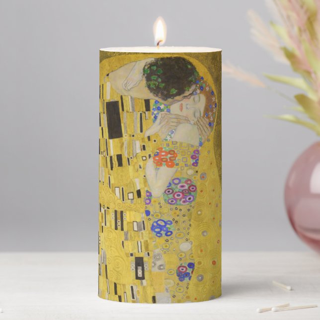 Gustav Klimt - The Kiss Pillar Candle (In Situ)