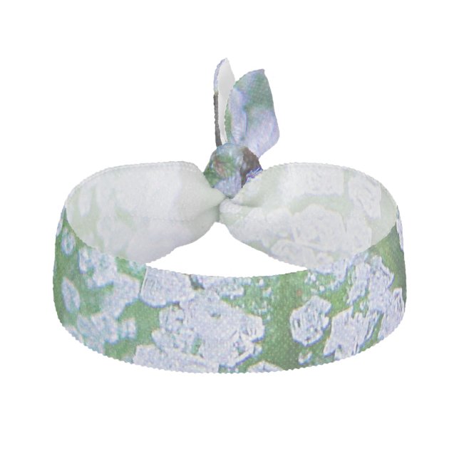 Hair tie ice cubes and green background (Front)