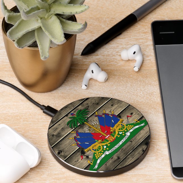 Haiti Rustic Wood, Haitian Coat of Arms, flag Wireless Charger (Desk 2)