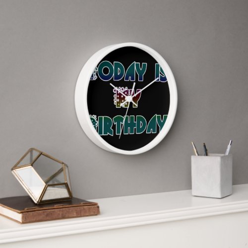 Hakuna Matata Gift Today is my Birthdaypng Wall Clock