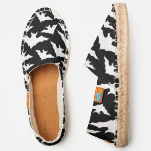 Halloween Black and White Cool Flying bats pattern Espadrilles