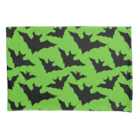 Halloween black bats green cool spooky pattern