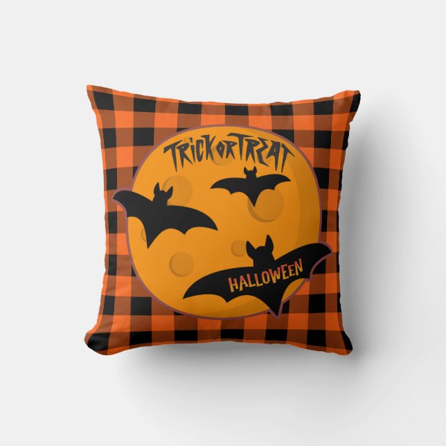 Halloween checkered design  throw pillow (Front)