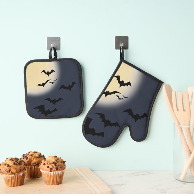 Halloween Full Moon With Bats Oven Mitt & Pot Holder Set (Insitu(Hanging))
