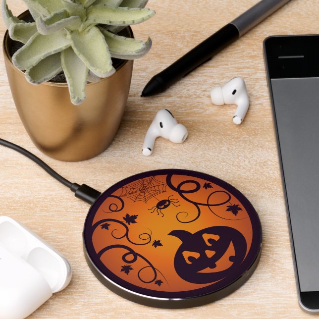 Halloween Jack o lantern pumpkin face and spider Wireless Charger (Desk 2)